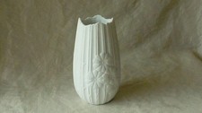 KAISER WHITE PORCELAIN VASE*