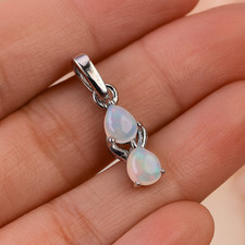 Cabochon d'opale blanche