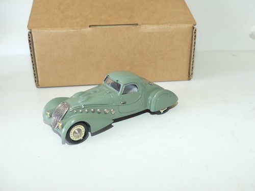 Peugeot 402 darl mat - 402, faux