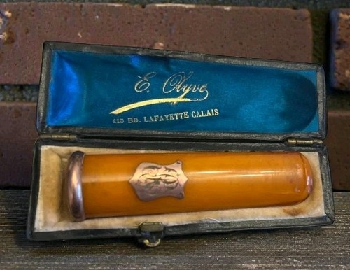 Fume cigarette ambre - , et