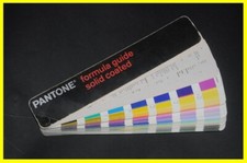 ✸ Nuancier Pantone Solid