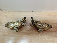 UNE PAIRE D ETRIERS ETRIER DE