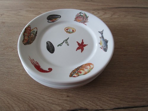 Assiettes plates décor de - 4,
