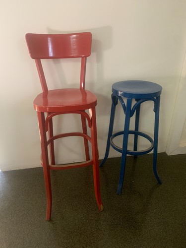 Lot 2chaise tabouret de - 2chaise,