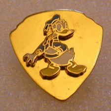 pin's DISNEY DONALD DUCK on a
