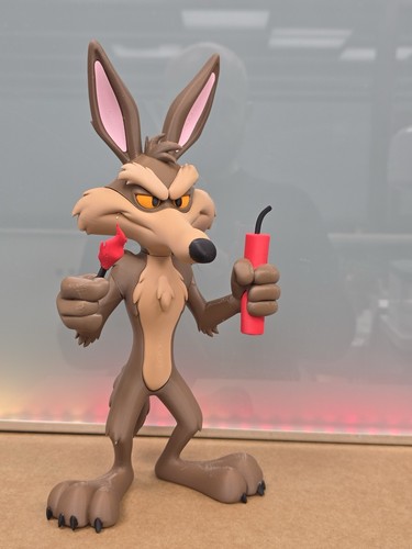 Figurine wile e - wile,