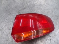 Feu arriere principal droit