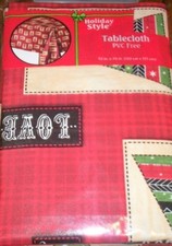 HOLIDAY STYLE CHRISTMAS TABLE