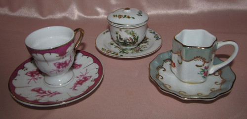 Lot petites tasses - de,