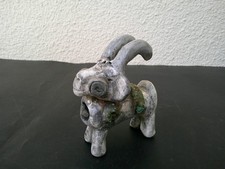 STATUETTE EN FORME DE CHEVRE
