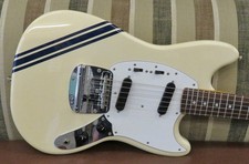 (Fender Japan) Guitare