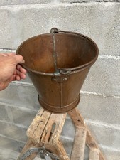 Seau ancien cuivre riveté
