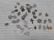 Lot de 40 Médailles