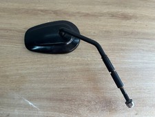 UN RETROVISEUR RETRO DROIT