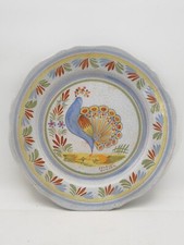 assiette en faïence signée Henriot Quimper décor paon multicolore style breton