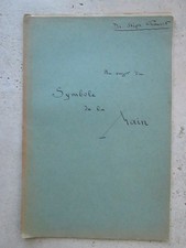 LE BUGUE (Dordogne): Perigord chimney top, adorned with two hands.