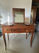 Ancienne Travailleuse (