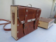 PAIRE DE SACOCHE EN CUIR ET