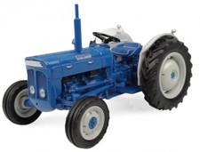 UNIVERSAL HOBBIES - Tracteur