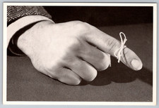 1945 NYC Finger String Photo