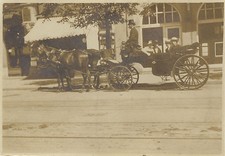 ANTIQUE PHOTO - VINTAGE SNAPSHOT - HORSE CARRIAGE COUPLING TRANSPORT - HORSE