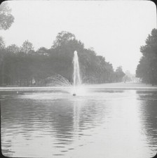 Parc des Tuileries Paris, basin, photo old glass plate, positive 8.5x10 cm