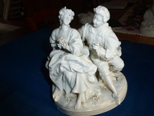 STATUETTE PORCELAINE BLANCHE