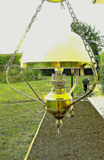 BEAU LUSTRE SUSPENSION A PÉTROLE ÉLECTRIFIÉ- LAITON- GLOBE OPALINE BLANC/H 70CM