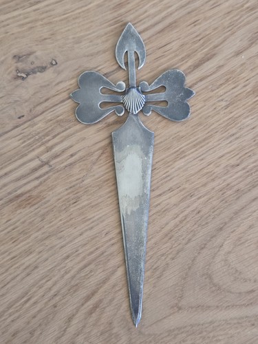 Coupe papier argent avec - en,