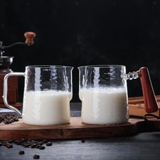 Cruche à mousse de lait