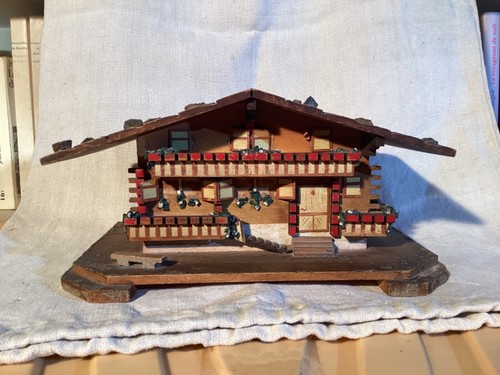 Boite bois chalet - en,