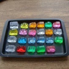 23 voitures miniatures