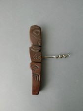 tire-bouchon tiki en bois