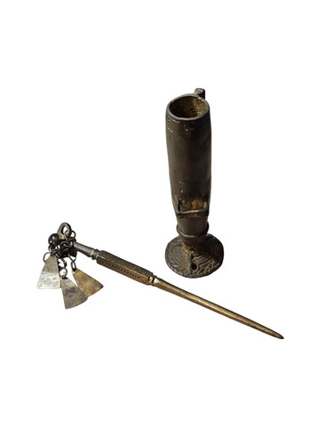 Petit mortier ancien sur pied - mortier,
