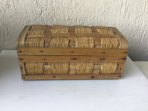 Coffre bois vintage rotin - en,