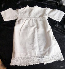 ANCIEN ROBE MANTEAU DE BÉBÉ PIQUE DE COTON molletonné / vêtement de poupée 