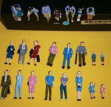 lot de 24 figurines pour