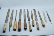  11 anciennes rapes à bois