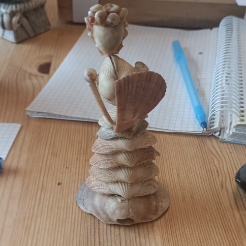 Sculpture personnage femme - , en