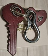 Porte-clés Vivienne Westwood en cuir de vache bordeaux du Japon