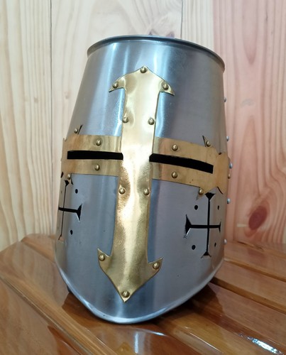 Casque templier médiéval