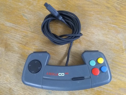 Genuine cd32 controller - genuine,