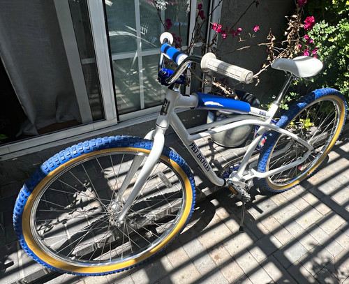 Barely used felt bike 26in - used, l