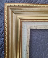 Cadre doré XXéme.  Feuillure 16cm x 21cm. Cadre 29cm x 34cm. Moulure envir.70mm.