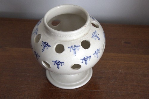 Rare grand pot crocus - a,