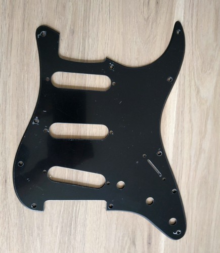 Pickguard noir ply 11trous - 1,