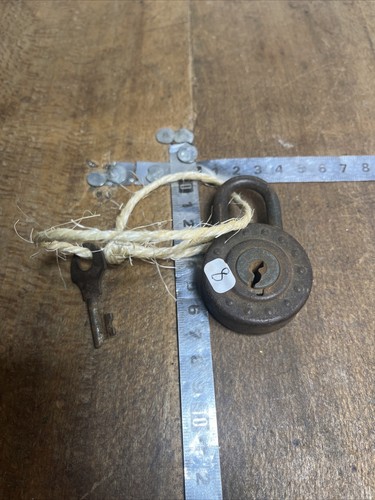 Cadenas avec clé ancien clef - clÉ,