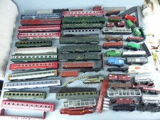 JOUEF LIMA et divers Ho , gros lot de coques , châssis de wagons pour DIORAMA