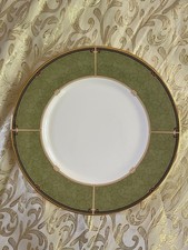 Wedgwood Oberon 9" accent