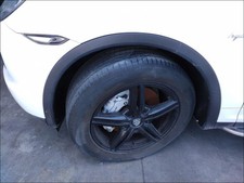 Extension d'aile avant gauche